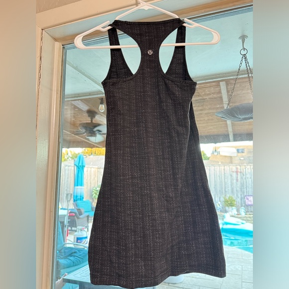 Black Lululemon razorback Tank size 4 - Picture 2 of 2